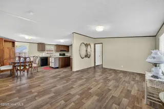 202/234 Sloop Point Road, Hampstead, NC 28443 — 4-bedroom manufactured home, Hampstead, NC, photo 17 of 55: 202SloopPointRoad-16