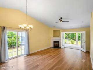 5195 Minnesota Drive SE, Southport, NC 28461 — 3-bedroom home in South Harbour Village, Southport, NC, photo 4 of 18