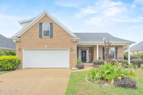 1260 Nightingale Ct, Leland