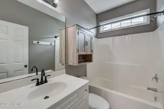 1631 Gate 1 Drive SW, Ocean Isle Beach, NC 28469 — 3-bedroom home in Seaside North, Ocean Isle Beach, NC, photo 18 of 37: 1631Gate1DriveSW-30