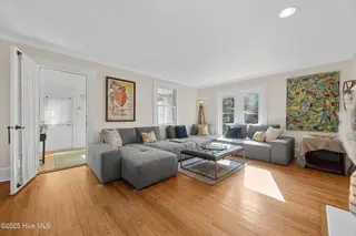 2610 Oleander Drive, Wilmington, NC 28403 – photo 21: 27_living room