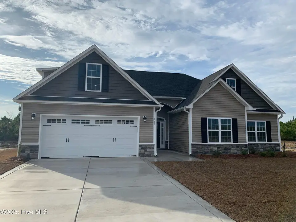 219 Windsor Run Boulevard, Jacksonville, NC 28546 – photo 1 of 45: IMG_0755