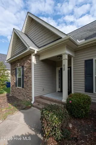 820 Megan Drive, Greenville, NC 27834 – photo 12: 820_Megan-12