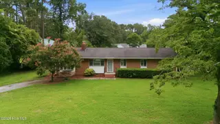 5004 Trent Woods Drive, Trent Woods, NC 28562 – photo 2: 2-web-or-mls-DJI_20260722102504_0720_D
