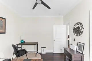 2212 Lakeside Circle, Wilmington, NC 28401 – photo 8: 031_2212_lakeside_circle-29_920