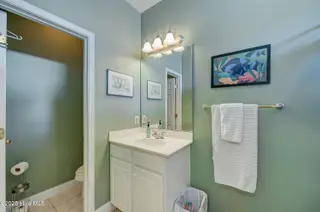123 Azalea Drive, Hampstead, NC 28443 – photo 20: 123AzaleaDriveInterior(26)