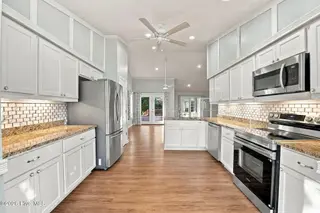 6207 Gondolier Drive, New Bern, NC 28560 – photo 14: Granite counters