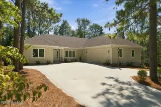 10 Catalpa Lane N, Pinehurst, NC 28374 — 3-bedroom home in Unit 10, Pinehurst, NC, photo 1 of 5: 08-10 Catalpa Ln. N, Pinehurst, NC 28374