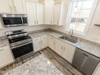 211 Cheswick Drive, Holly Ridge, NC 28445 – photo 18: New granite countertops