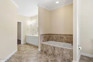 104 Talford Drive, Atlantic Beach, NC 28512 – photo 23: Primary bathroom-jetted tub