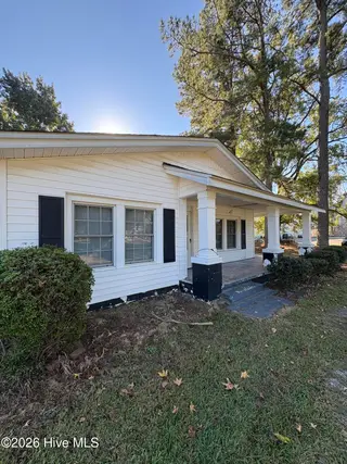 4065 East Avenue, Ayden, NC 28513 — home, Ayden, NC, photo 2 of 27: IMG_7564