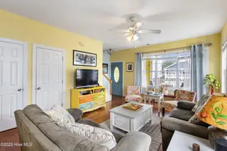 1512 Snapper Lane 1, Carolina Beach, NC 28428 – photo 4: 6_img_5028