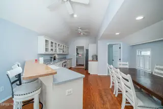 212 Broad Street, Beaufort, NC 28516 – photo 23: Kitchen bar