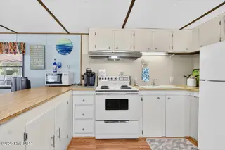 2645 Fairway Drive SW, Supply, NC 28462 — 2-bedroom manufactured home in Gators Grant, Supply, NC, photo 13 of 49: 24-kahunaphoto
