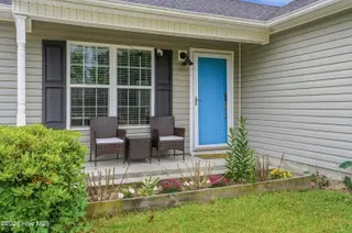 2325 White Oak River Road, Maysville, NC 28555 – photo 2: 2325 white oak river _ Exterior (12 of