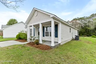 4930 N Hampton Drive SE, Southport, NC 28461 – photo 3: Side view