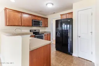 915 Savannah Drive, Jacksonville, NC 28546 – photo 19: 37-web-or-mls-IMG_9610