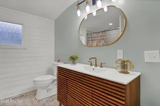312 N 6th Street, Wilmington, NC 28401 – photo 21: Downstairs Bathroom
