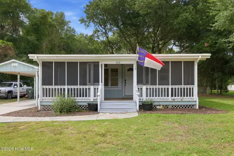 390 Pearson Circle, Newport