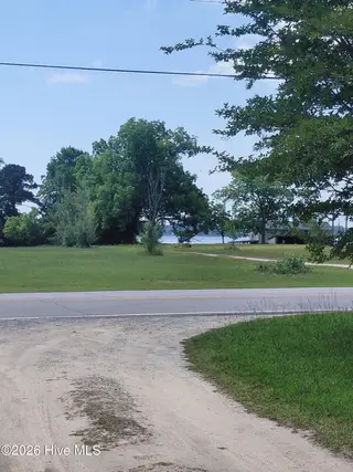 2337 Mill Creek Road, Newport, NC 28570 – photo 2: View end of driveway