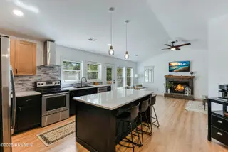 704 Shoreline Drive E, Sunset Beach, NC 28468 – photo 8: 704 Shoreline-13