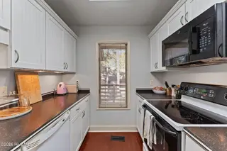 190 Barton Hills Court, Pinehurst, NC 28374 – photo 8: 29-web-or-mls-DSC03485