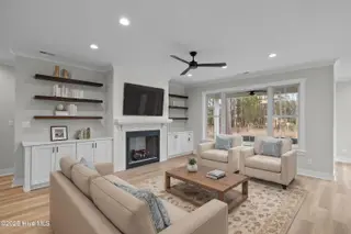 112 Indian Trail, Beaufort, NC 28516 – photo 20: 41-web-or-mls-1S3A8214 - Living Room - S