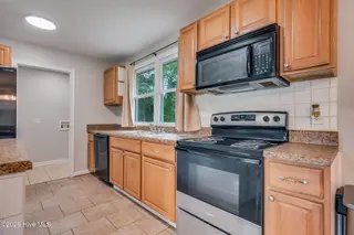 819 Barn Street, Jacksonville, NC 28540 – photo 14