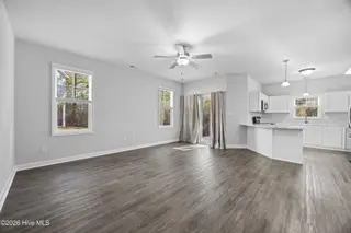 2041 Folkstone Woods Lane 10a, Holly Ridge, NC 28445 – photo 12: 13_living room