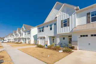 163 Freedom Park Road, Beaufort, NC 28516 – photo 3: 1-web-or-mls-chadwick-visuals-163-freedo