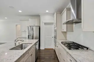 636 Countryside Lane, Wilmington, NC 28411 — 5-bedroom home in Middle Sound Village, Wilmington, NC, photo 11 of 57