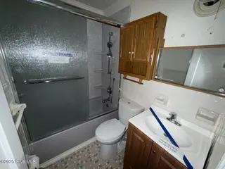 500 Nelson Drive, Jacksonville, NC 28540 — 3-bedroom home, Jacksonville, NC, photo 11 of 25: Bathroom 1
