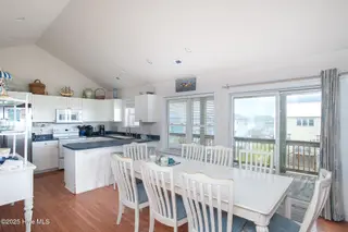 2013 Emerald Drive, Emerald Isle, NC 28594 – photo 5: 2013 EMERALD DRIVE (9)