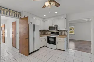 566 Palmer Drive, Southport, NC 28461 — 3-bedroom home in Boiling Spring Lakes, Southport, NC, photo 10 of 54: 11-web-or-mls-BTS09487