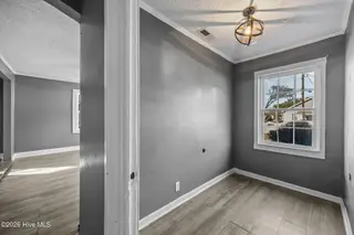 1402 Wooster Street, Wilmington, NC 28401 – photo 12: 52-web-or-mls-IMG_9569