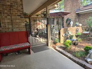 642 Redwood Drive, Southern Pines, NC 28387 — 2-bedroom townhome in Knlwd Vlg, Southern Pines, NC, photo 5 of 41