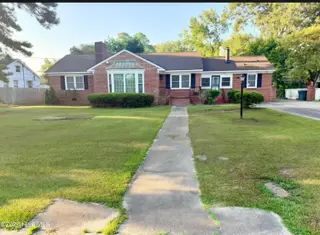 1210 Meadowood Drive, Kinston, NC 28501 – photo 2: Front of the house