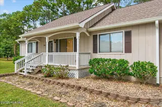 9060 Sea Lane SW, Sunset Beach, NC 28468 — 3-bedroom home in Pearl Bay I, Sunset Beach, NC, photo 7 of 48: 07-www