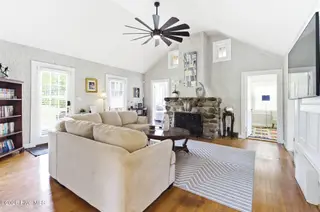 1905 Grace Street, Wilmington, NC 28405 – photo 11: 02living2