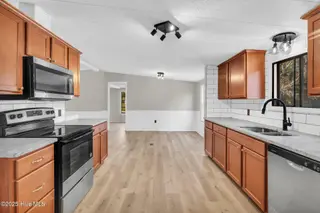 115 Grassy Meadow Drive, Richlands, NC 28574 — 3-bedroom manufactured home in Grassy Meadows, Richlands, NC, photo 10 of 33: 49_115 grassy mdws dr 00049