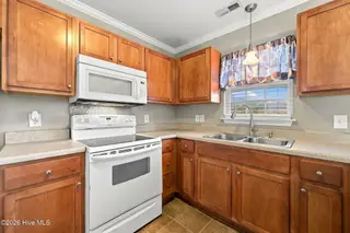 1548 Manning Forest Drive M5, Greenville, NC 27834 – photo 18: 18-web-or-mls-BLS_0044