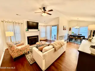 108 W Victoria Court F, Greenville, NC 27834 – photo 5: IMG_4644