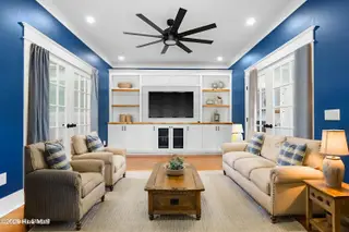 1134 N Shore Drive, Southport, NC 28461 – photo 14: 1134NShoreDr-55 - Living Room - Farmhous