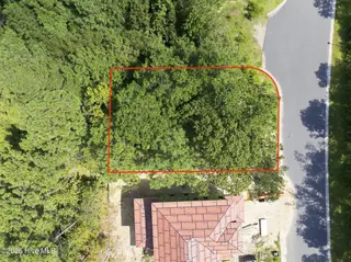 661 Vale Drive, Wilmington, NC 28411 – photo 8: 7-web-or-mls-DJI_20260909114553_0547_D c