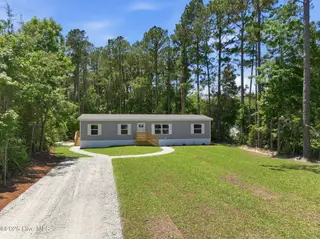 317 N Red Maple Court, Swansboro, NC 28584 – photo 5: 4-web-or-mls-317 N Red Maple Ct 004