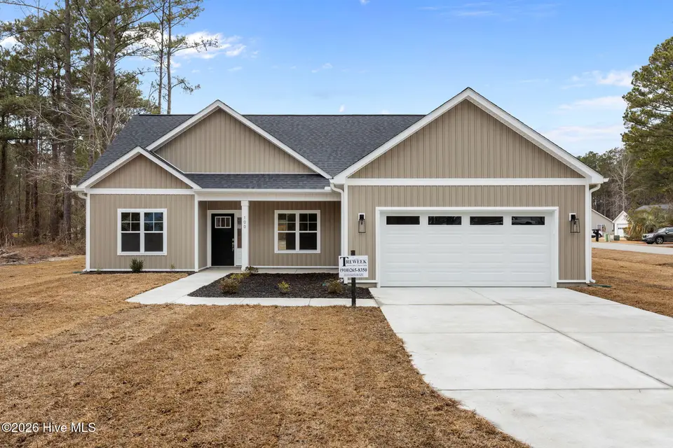 100 Maple Court, Havelock, NC 28532 – photo 1 of 48: 1-web-or-mls-0C0A2804 - Copy - Copy