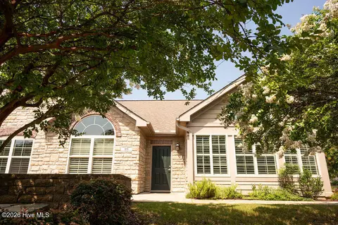 123 W Chelsea Court, Southern Pines