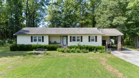 2373 Maco Rd NE, Leland