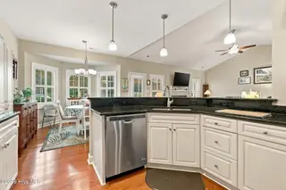 203 Coldwater Drive, Swansboro, NC 28584 — 3-bedroom home in Coldwater Creek, Swansboro, NC, photo 16 of 49: 28-web-or-mls-IMG_4207