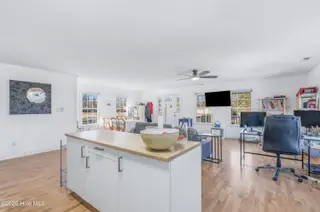 103 Gibbs Road, New Bern, NC 28560 – photo 8: 103 Gibbs Rd | Interior exterior (6 of 4